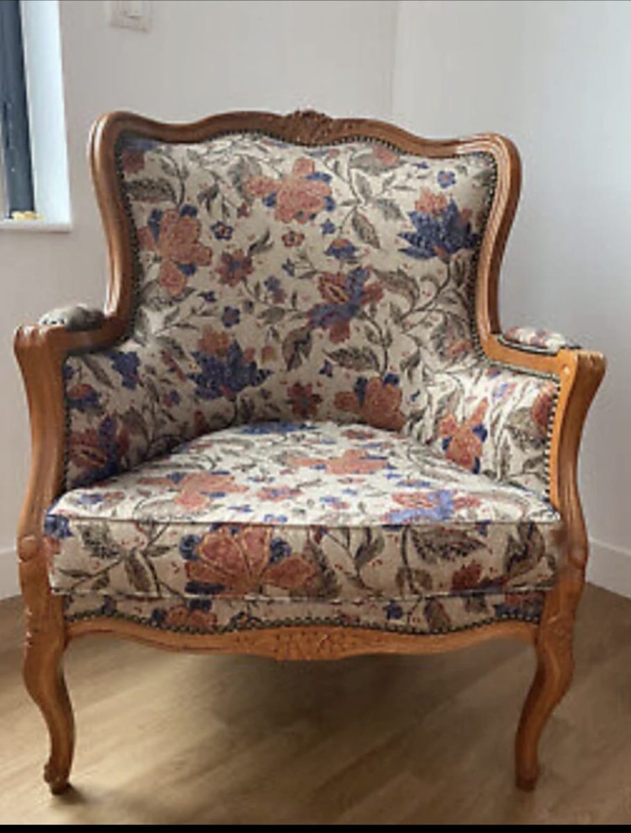Bergère Louis XV retapissée, lin fleuri